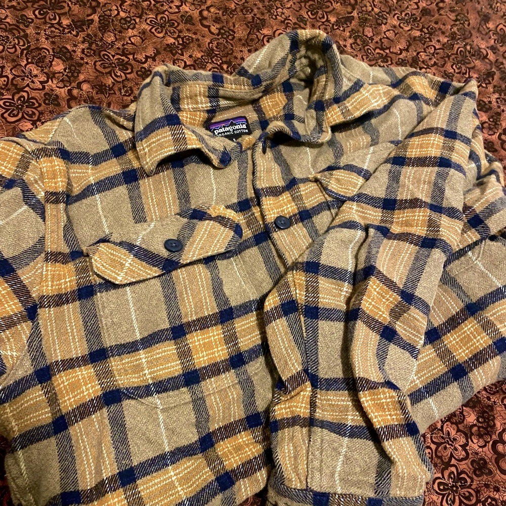 Patagonia women’s thick flannel